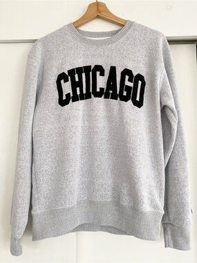 Chicago Embroidered Chenille Crewneck Sweatshirt Gray Unisex Fleece Lined Medium